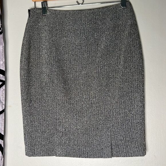 Tahari woman’s pencil skirt, size 4 - Picture 5 of 7